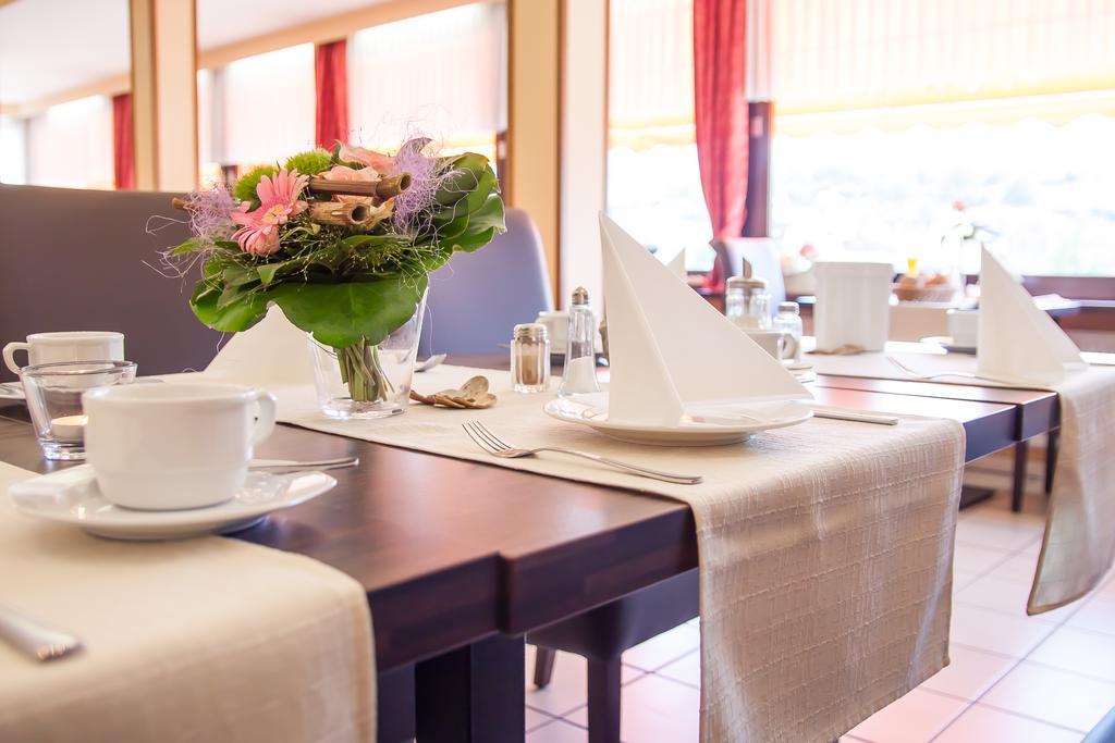 Mayer'S Weinhotel Zell an der Mosel Exterior foto