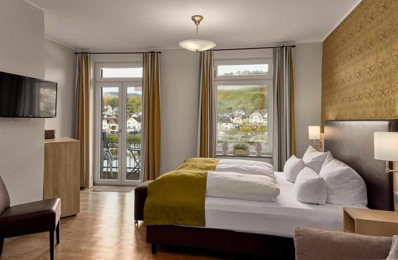 Mayer'S Weinhotel Zell an der Mosel Exterior foto