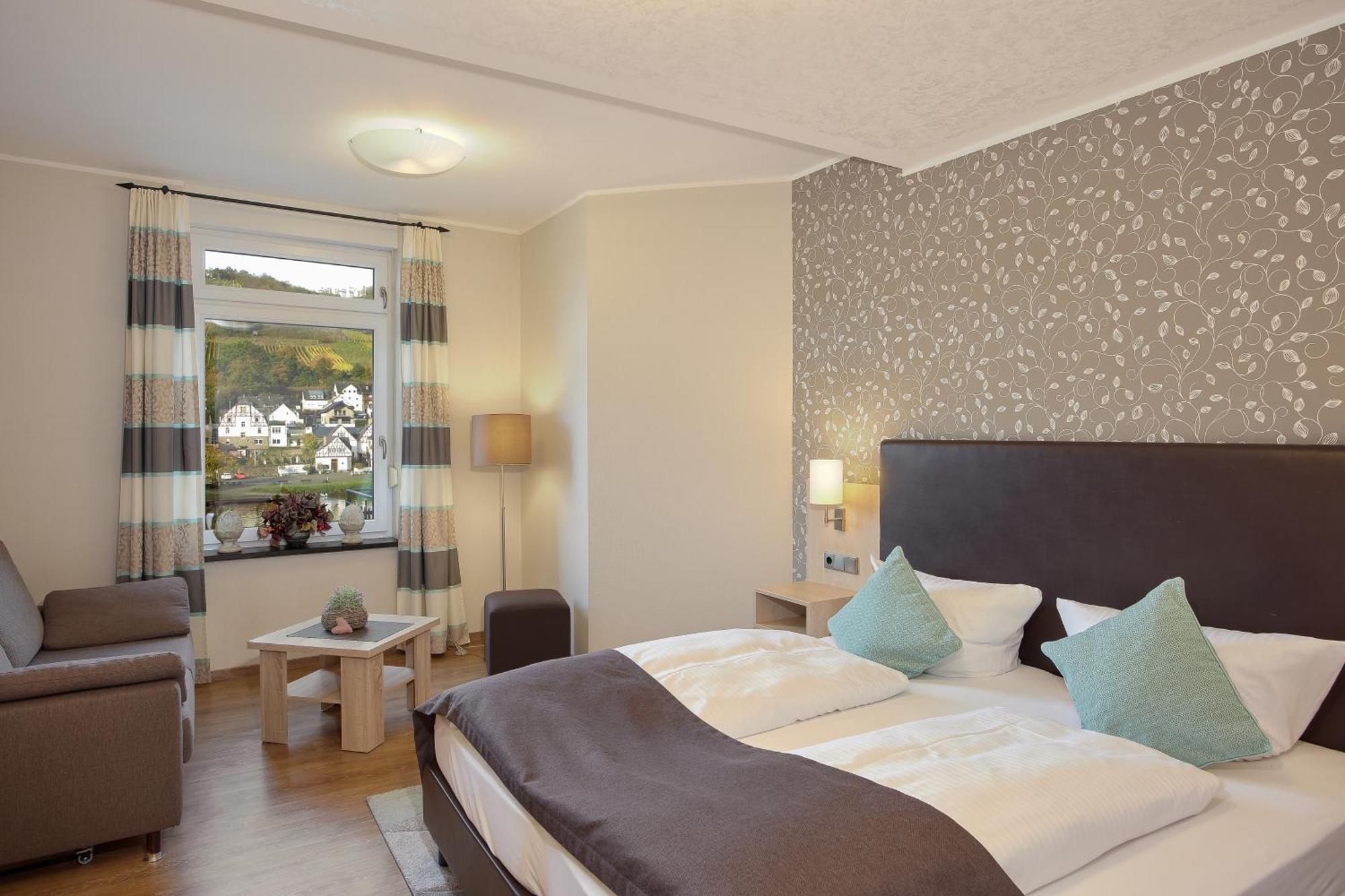 Mayer'S Weinhotel Zell an der Mosel Exterior foto
