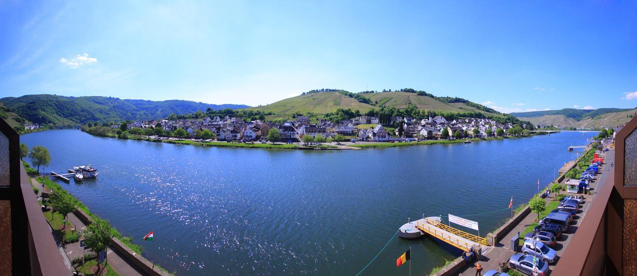 Mayer'S Weinhotel Zell an der Mosel Exterior foto